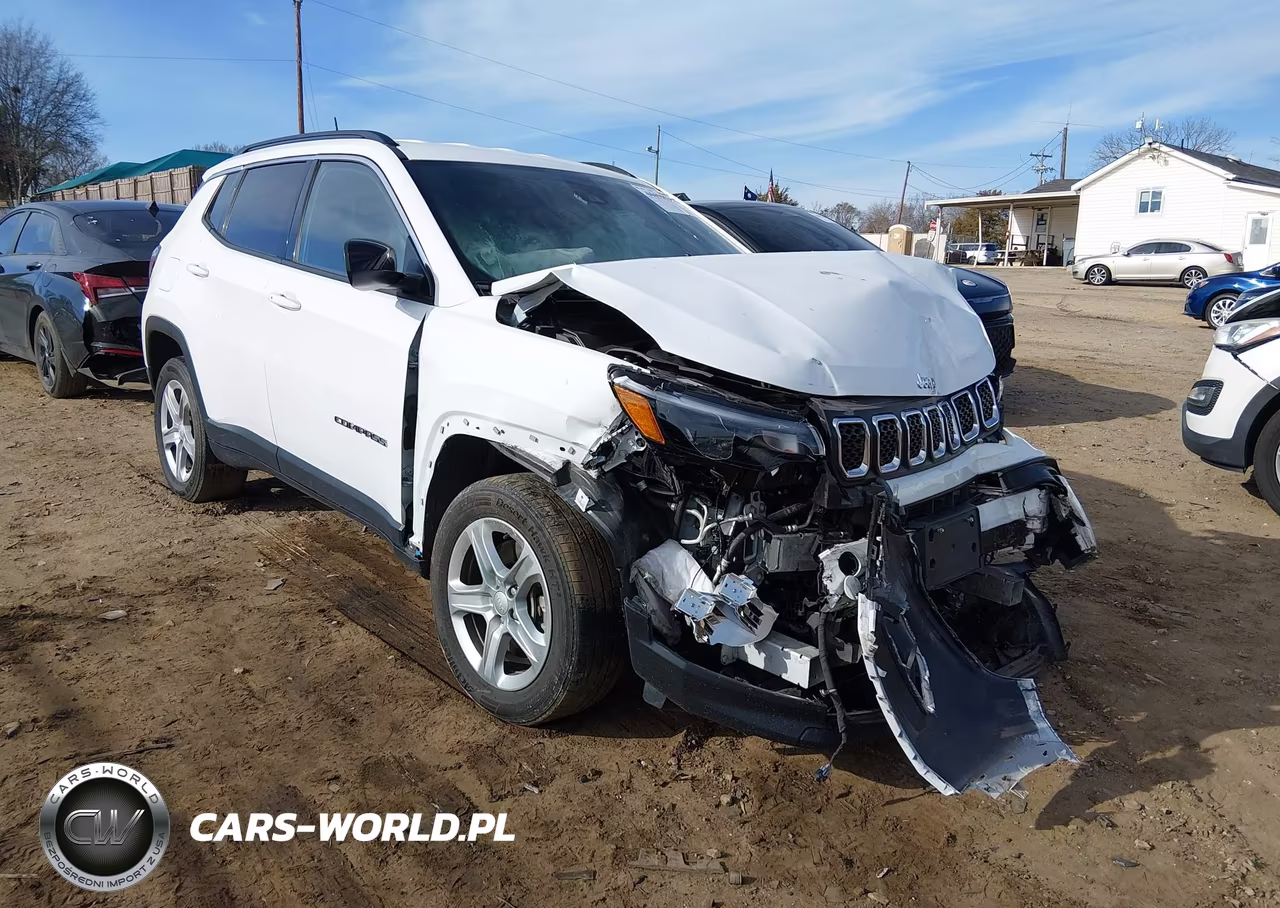 2023 Jeep Compass Latitude 4X4 – zdjęcie 1 z 16