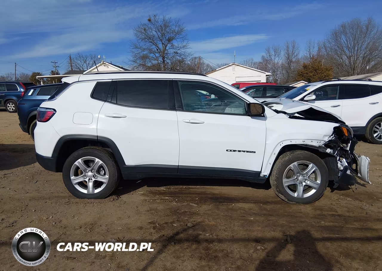 2023 Jeep Compass Latitude 4X4 VIN:3C4NJDBNXPT561662 - 13