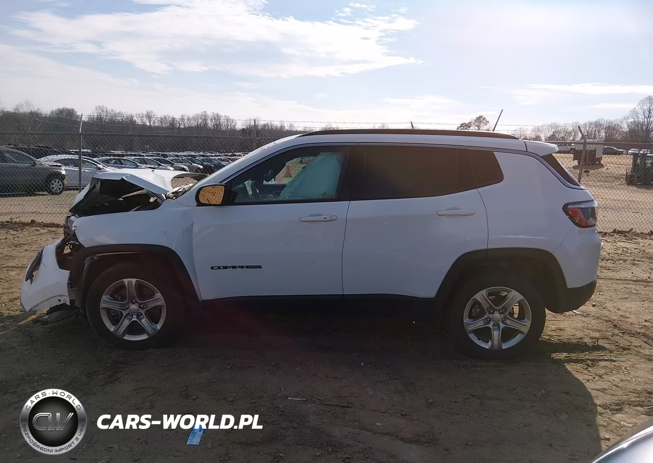 2023 Jeep Compass Latitude 4X4 VIN:3C4NJDBNXPT561662 - 14