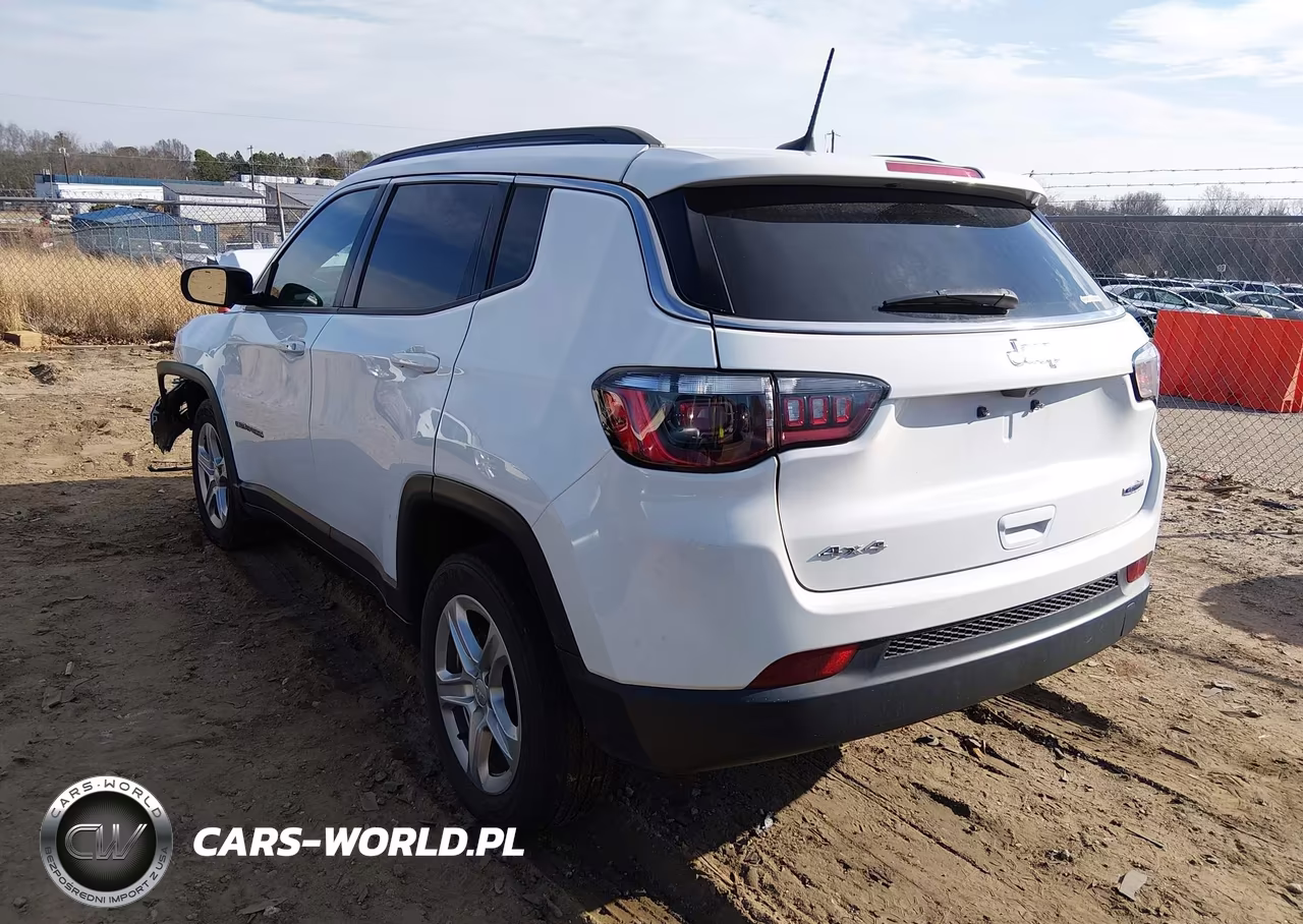 2023 Jeep Compass Latitude 4X4 VIN:3C4NJDBNXPT561662 - 3
