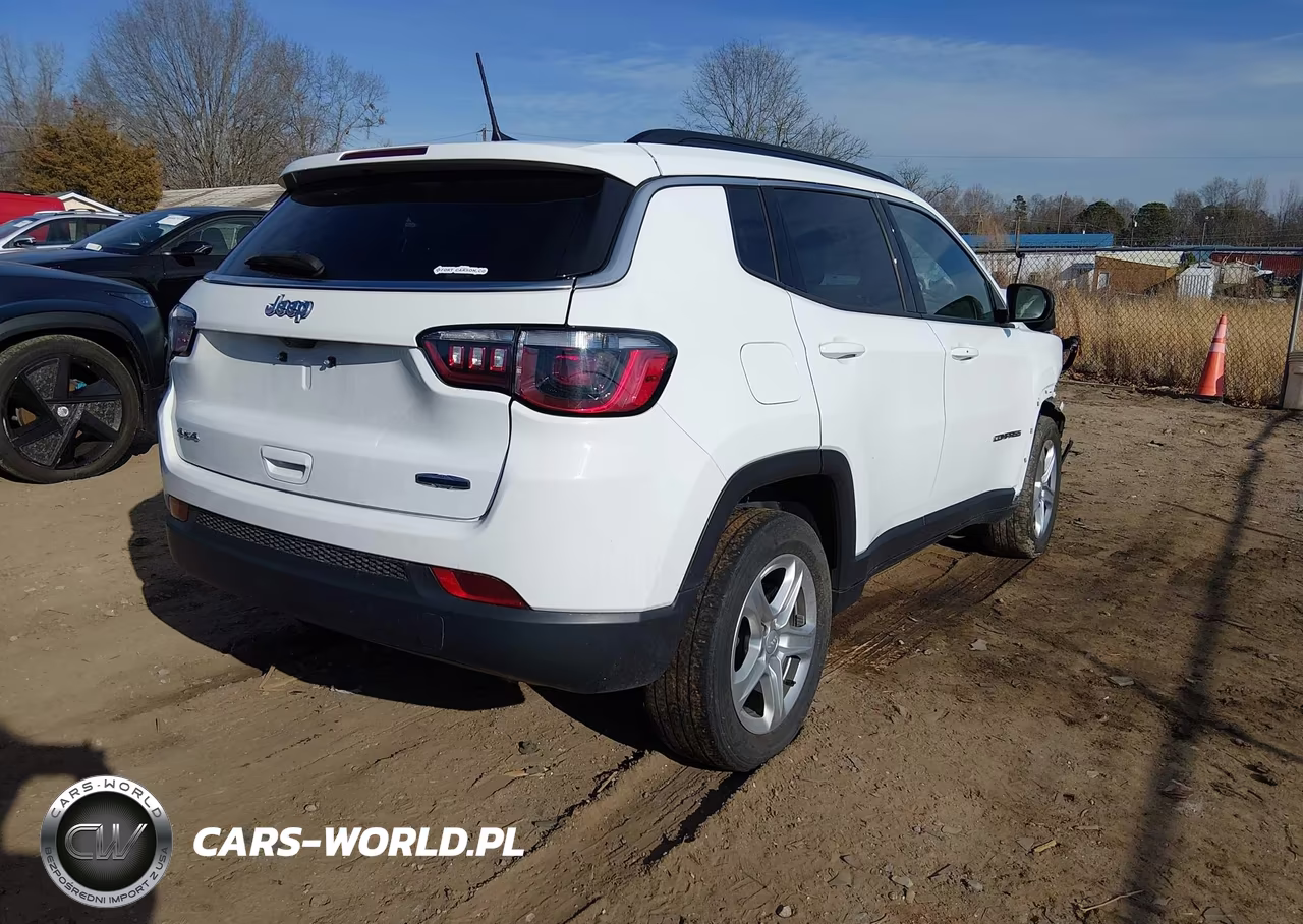 2023 Jeep Compass Latitude 4X4 VIN:3C4NJDBNXPT561662 - 4