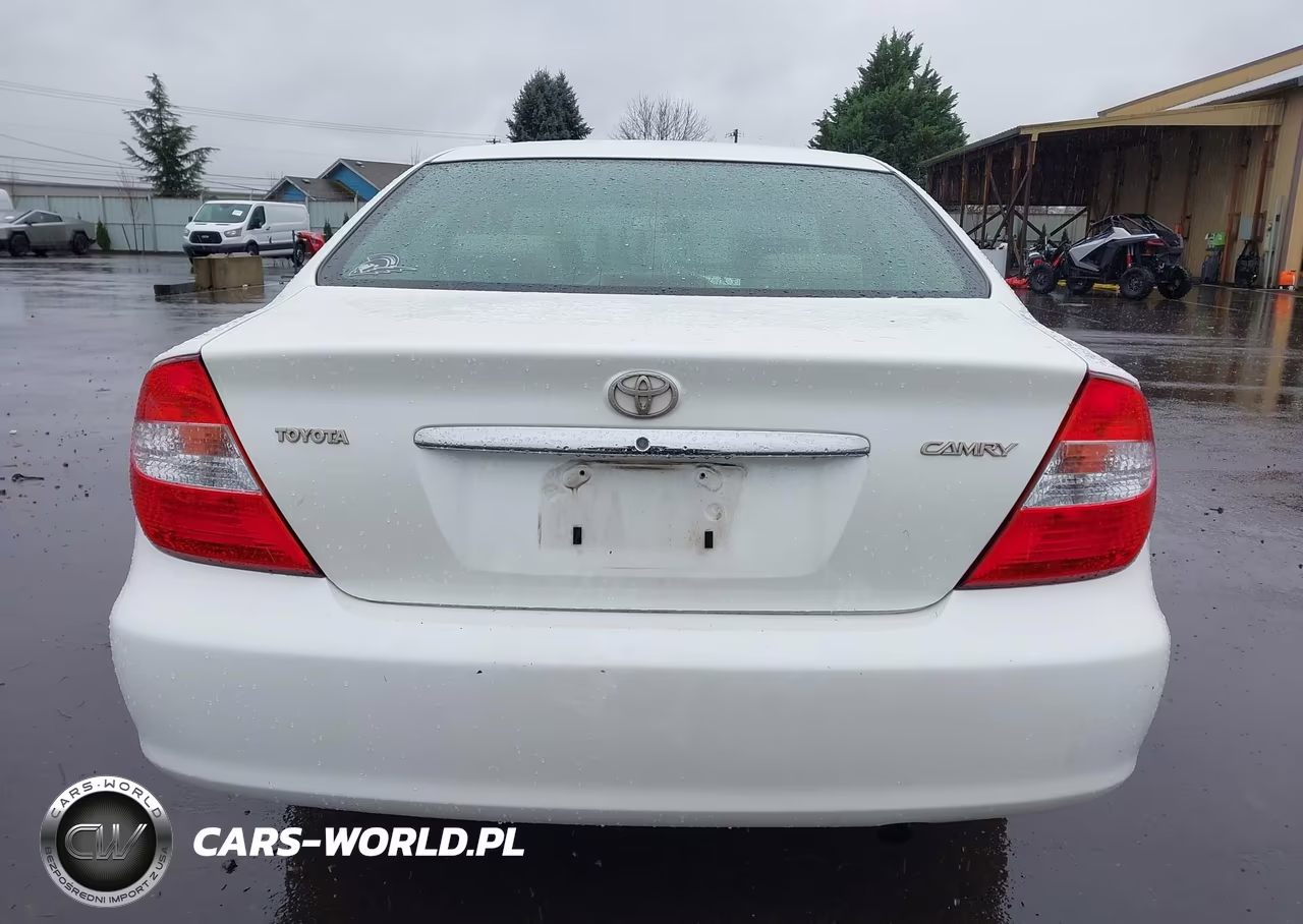 2004 Toyota Camry Le VIN:JTDBE30K440255642 - 16
