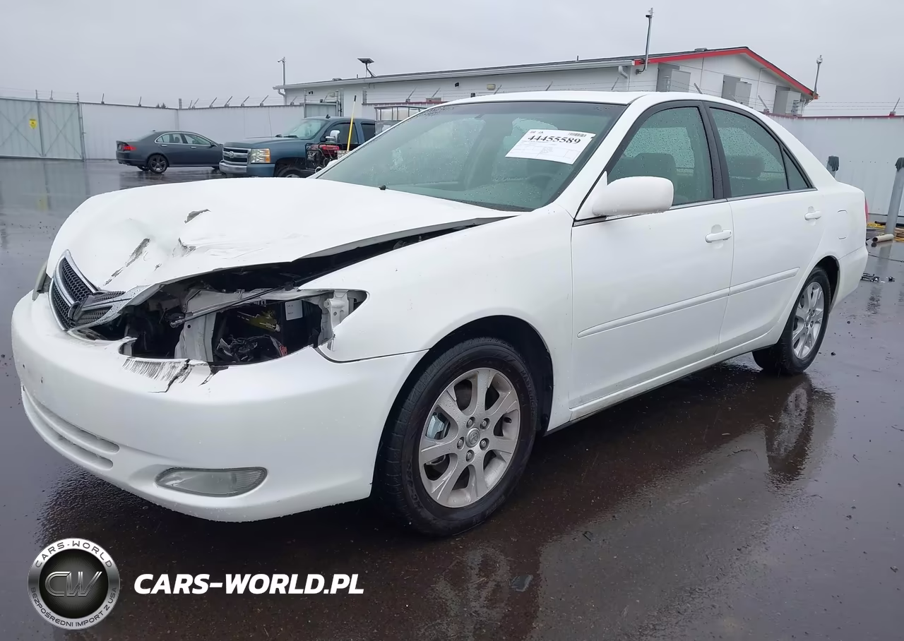 2004 Toyota Camry Le VIN:JTDBE30K440255642 - 2
