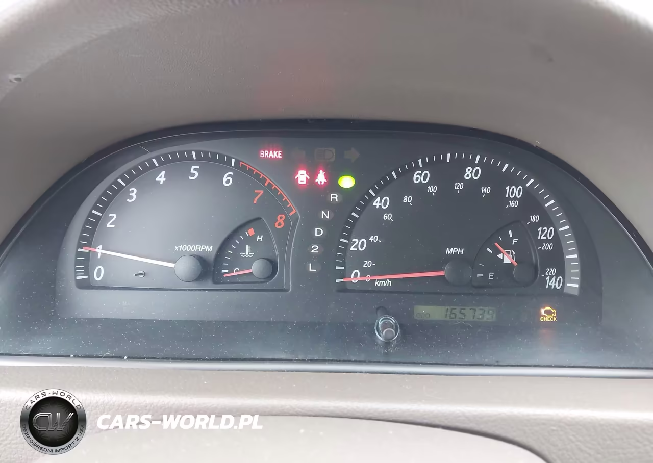 2004 Toyota Camry Le VIN:JTDBE30K440255642 - 7