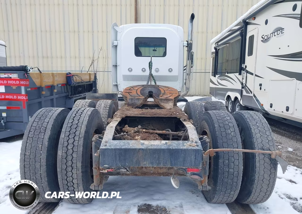 2016 Peterbilt 579 VIN:1XPBDP9X2GD333730 - 15