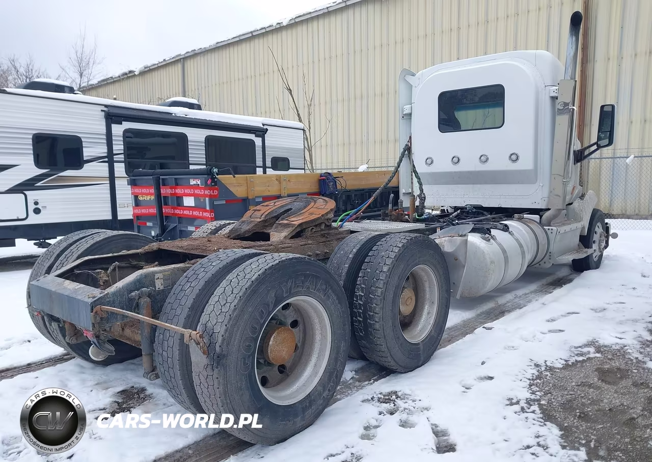 2016 Peterbilt 579 VIN:1XPBDP9X2GD333730 - 4
