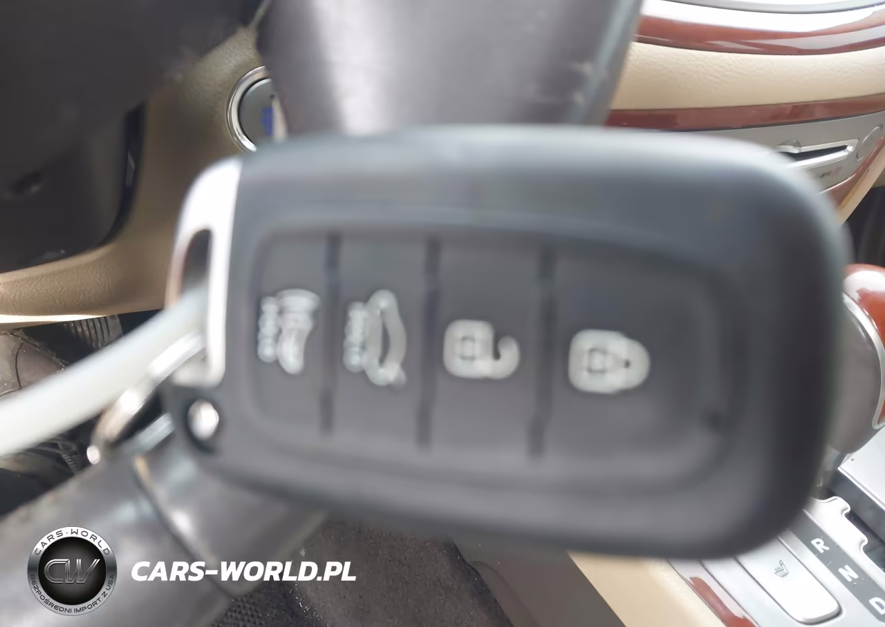2013 Hyundai Genesis 3.8 VIN:KMHGC4DDXDU214322 - 11