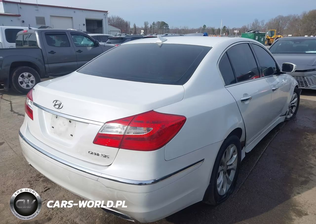 2013 Hyundai Genesis 3.8 VIN:KMHGC4DDXDU214322 - 4