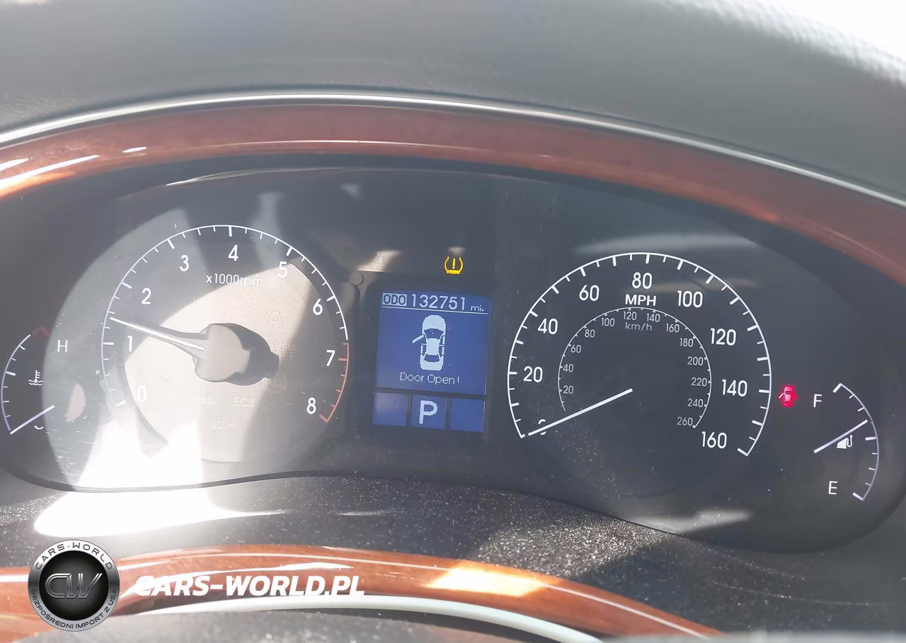 2013 Hyundai Genesis 3.8 VIN:KMHGC4DDXDU214322 - 7