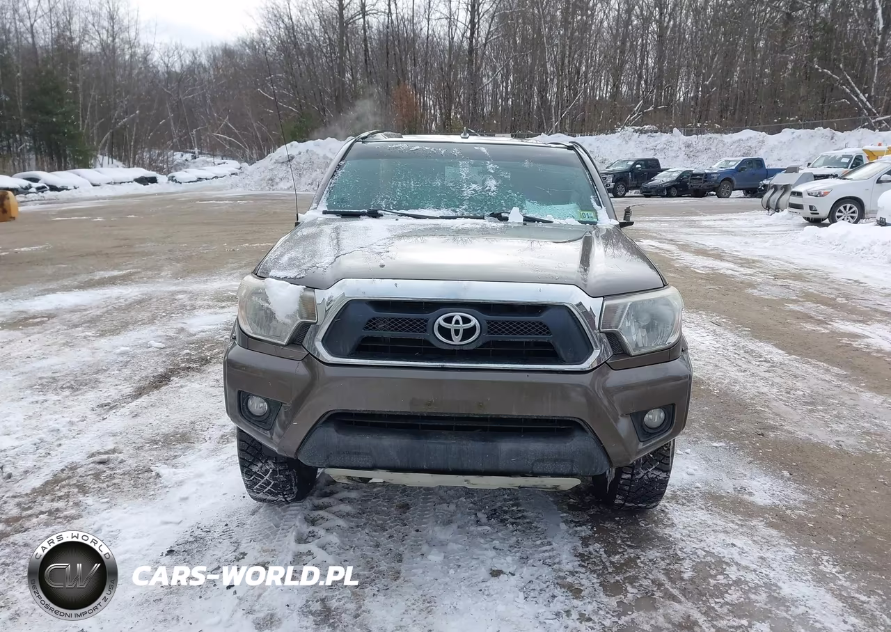 2015 Toyota Tacoma Base V6 VIN:5TFLU4EN5FX115805 - 12
