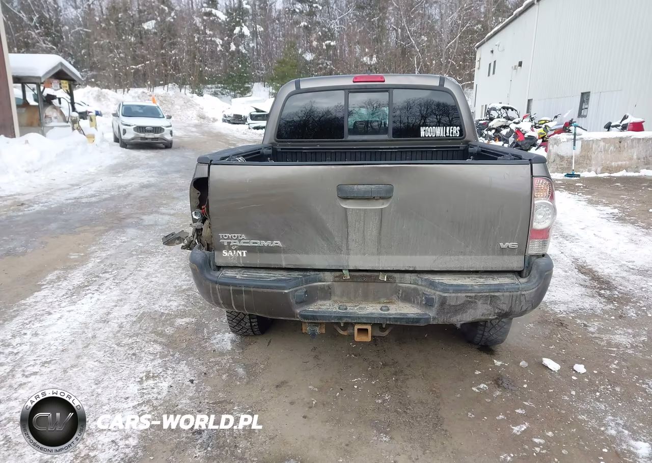 2015 Toyota Tacoma Base V6 VIN:5TFLU4EN5FX115805 - 16