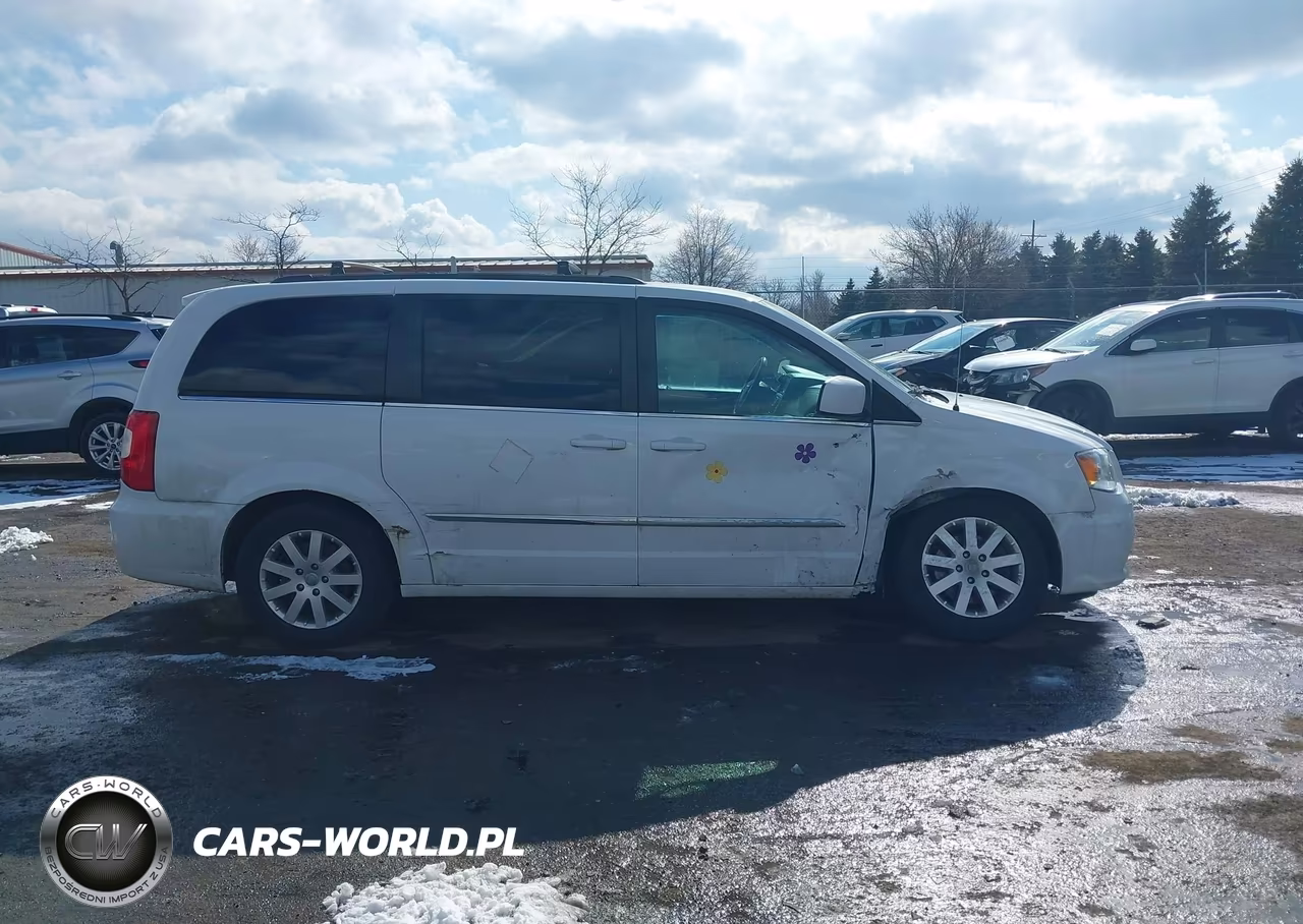 2016 Chrysler Town & Country Touring VIN:2C4RC1BG8GR222784 - 13