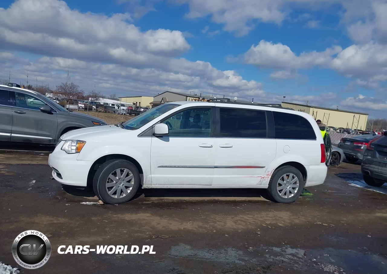 2016 Chrysler Town & Country Touring VIN:2C4RC1BG8GR222784 - 14