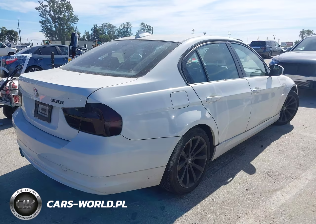 2011 BMW 328I VIN:WBAPH5G52BNM76484 - 4