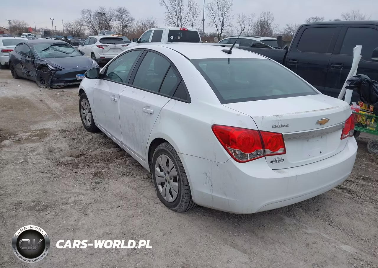 2014 Chevrolet Cruze Ls Auto VIN:1G1PA5SH8E7143779 - 3