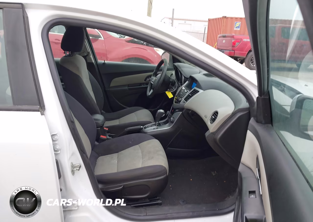 2014 Chevrolet Cruze Ls Auto VIN:1G1PA5SH8E7143779 - 5