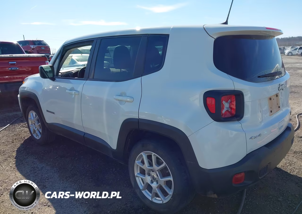 2023 Jeep Renegade Latitude 4X4 VIN:ZACNJDB14PPP59865 - 3