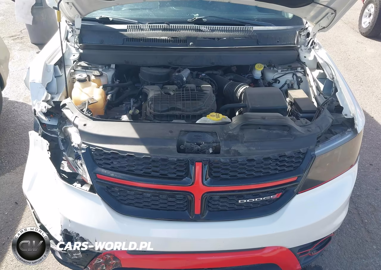 2018 Dodge Journey Crossroad VIN:3C4PDCGGXJT475943 - 10