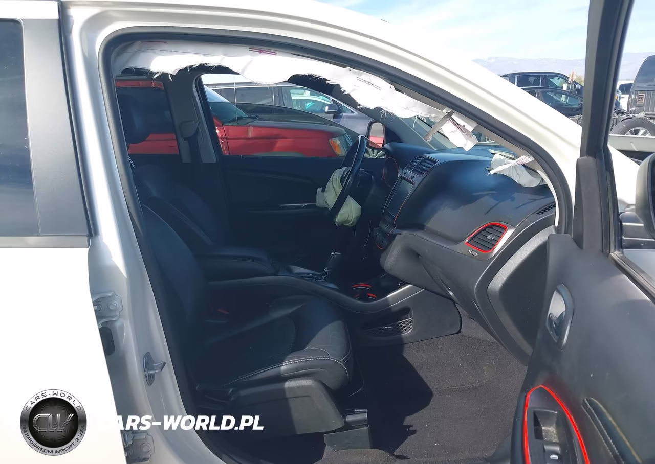 2018 Dodge Journey Crossroad VIN:3C4PDCGGXJT475943 - 5