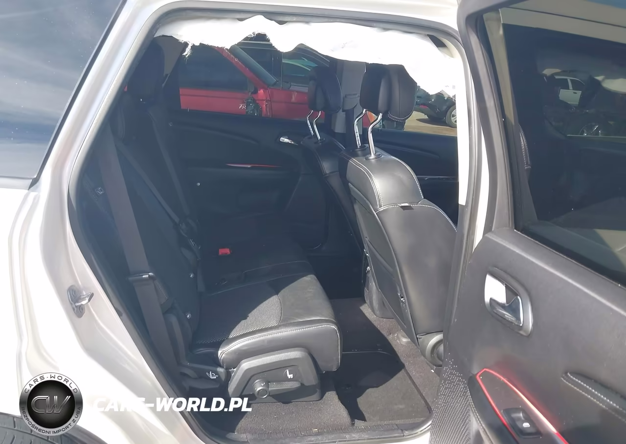 2018 Dodge Journey Crossroad VIN:3C4PDCGGXJT475943 - 8