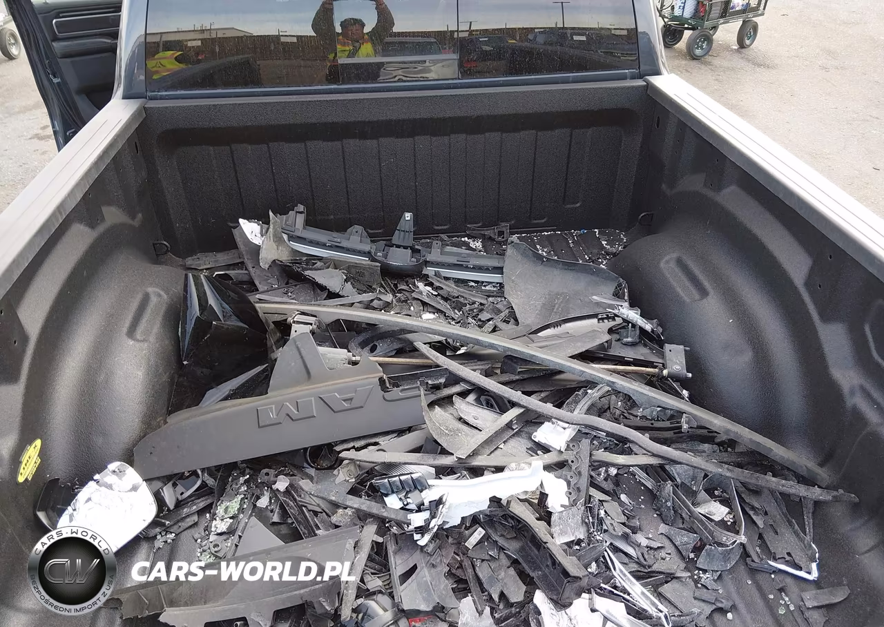 2021 Ram 1500 Laramie 4X4 5'7 Box VIN:1C6SRFJT4MN738667 - 12