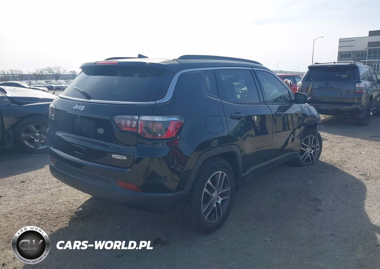 2018 Jeep Compass Sun And Wheel Fwd VIN:3C4NJCBB5JT494461 - 4