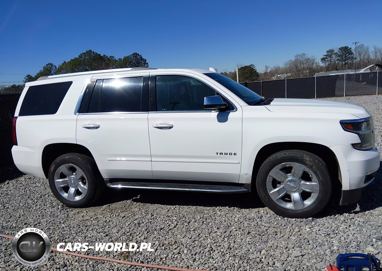 2017 Chevrolet Tahoe Premier VIN:1GNSCCKC9HR112223 - 12