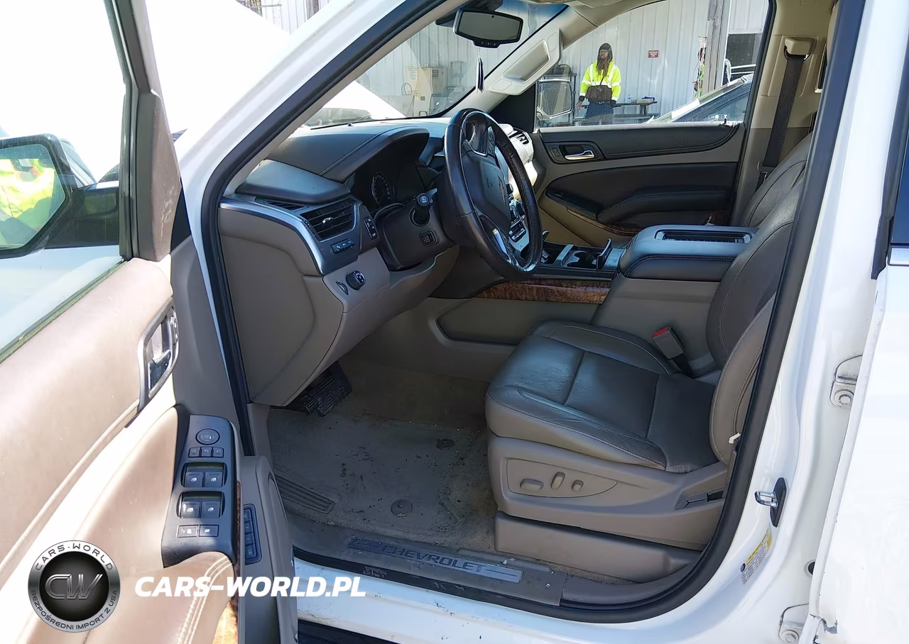 2017 Chevrolet Tahoe Premier VIN:1GNSCCKC9HR112223 - 5
