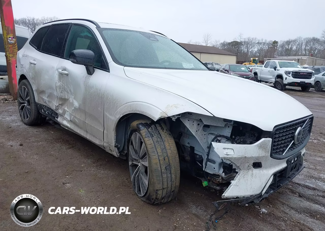 2023 Volvo Xc60 B5 Plus Dark Theme – zdjęcie 1 z 16