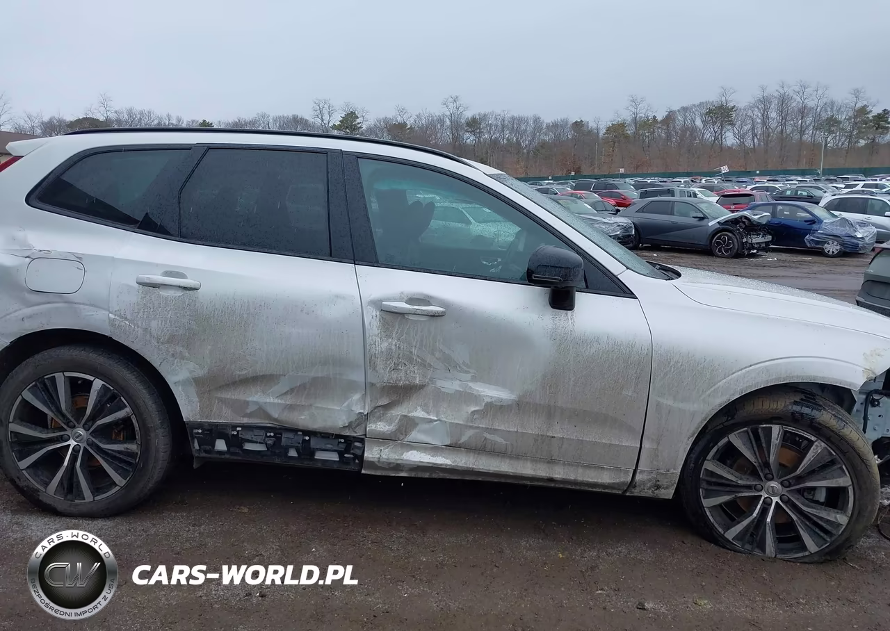 2023 Volvo Xc60 B5 Plus Dark Theme VIN:YV4L12RW8P1340687 - 13
