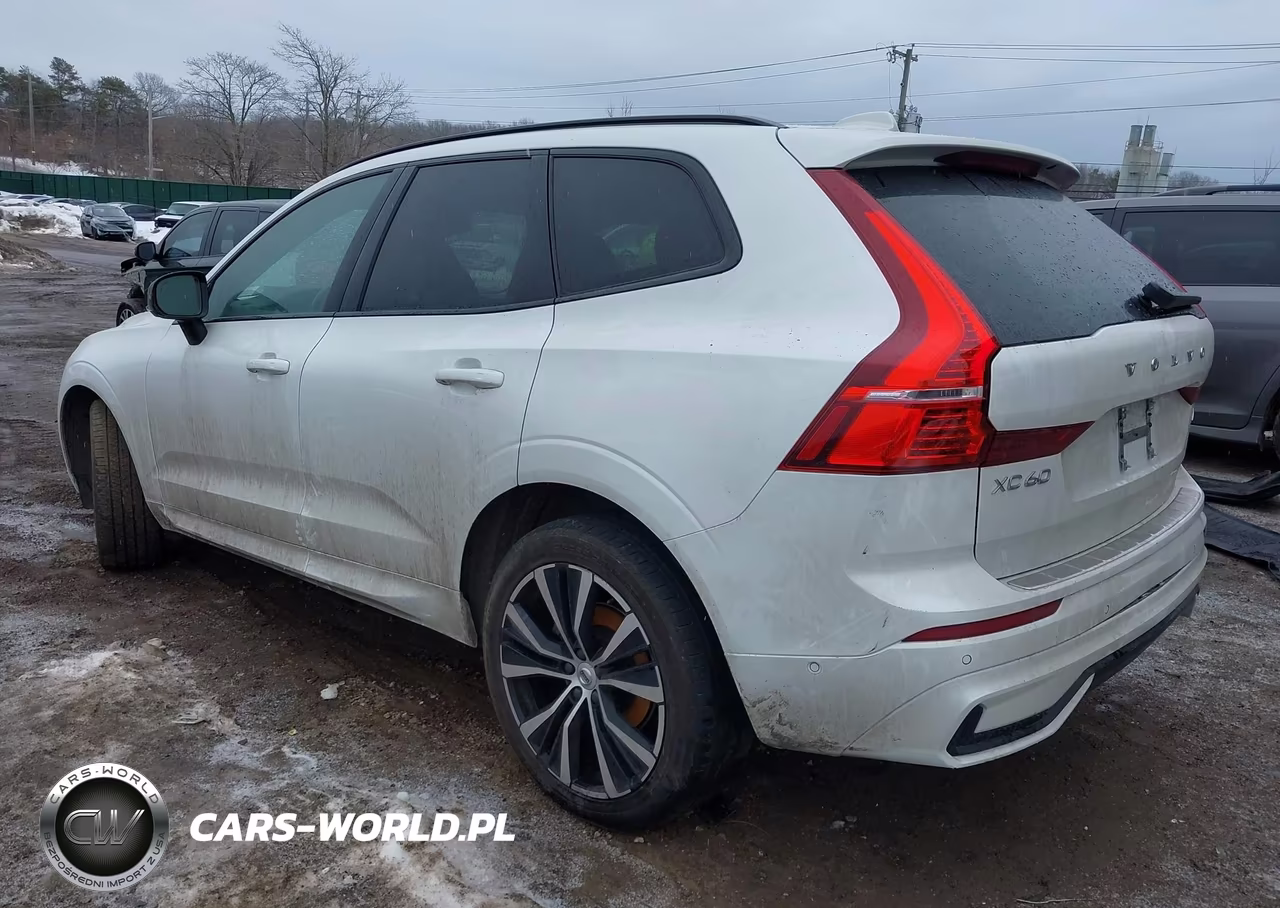 2023 Volvo Xc60 B5 Plus Dark Theme VIN:YV4L12RW8P1340687 - 3