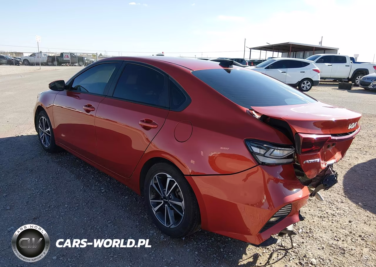 2023 Kia Forte Lxs VIN:3KPF24AD8PE680941 - 3