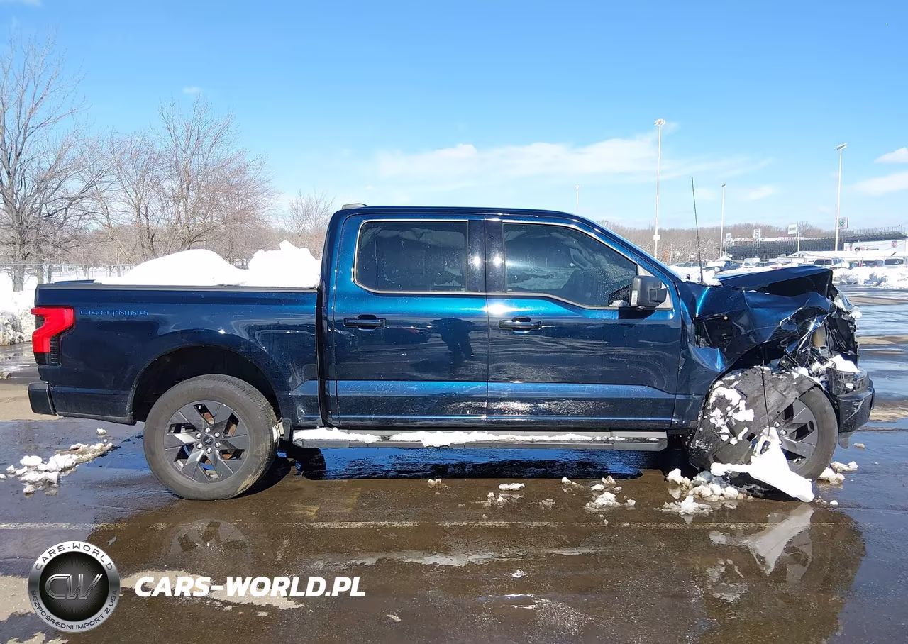 2023 Ford F-150 Lightning Xlt VIN:1FTVW1EL8PWG35374 - 13