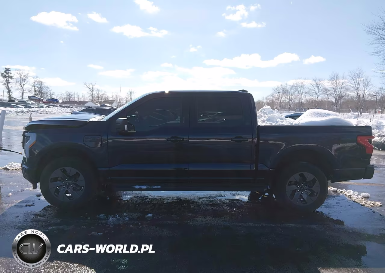 2023 Ford F-150 Lightning Xlt VIN:1FTVW1EL8PWG35374 - 14