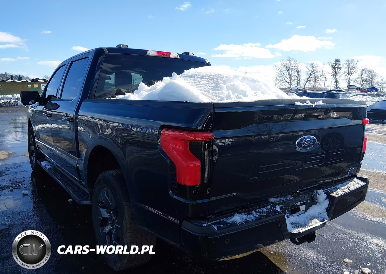 2023 Ford F-150 Lightning Xlt VIN:1FTVW1EL8PWG35374 - 3