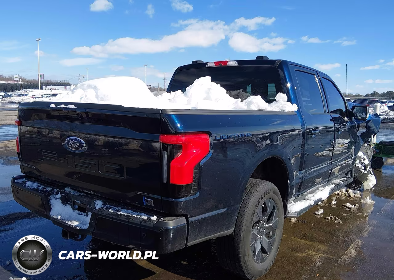 2023 Ford F-150 Lightning Xlt VIN:1FTVW1EL8PWG35374 - 4