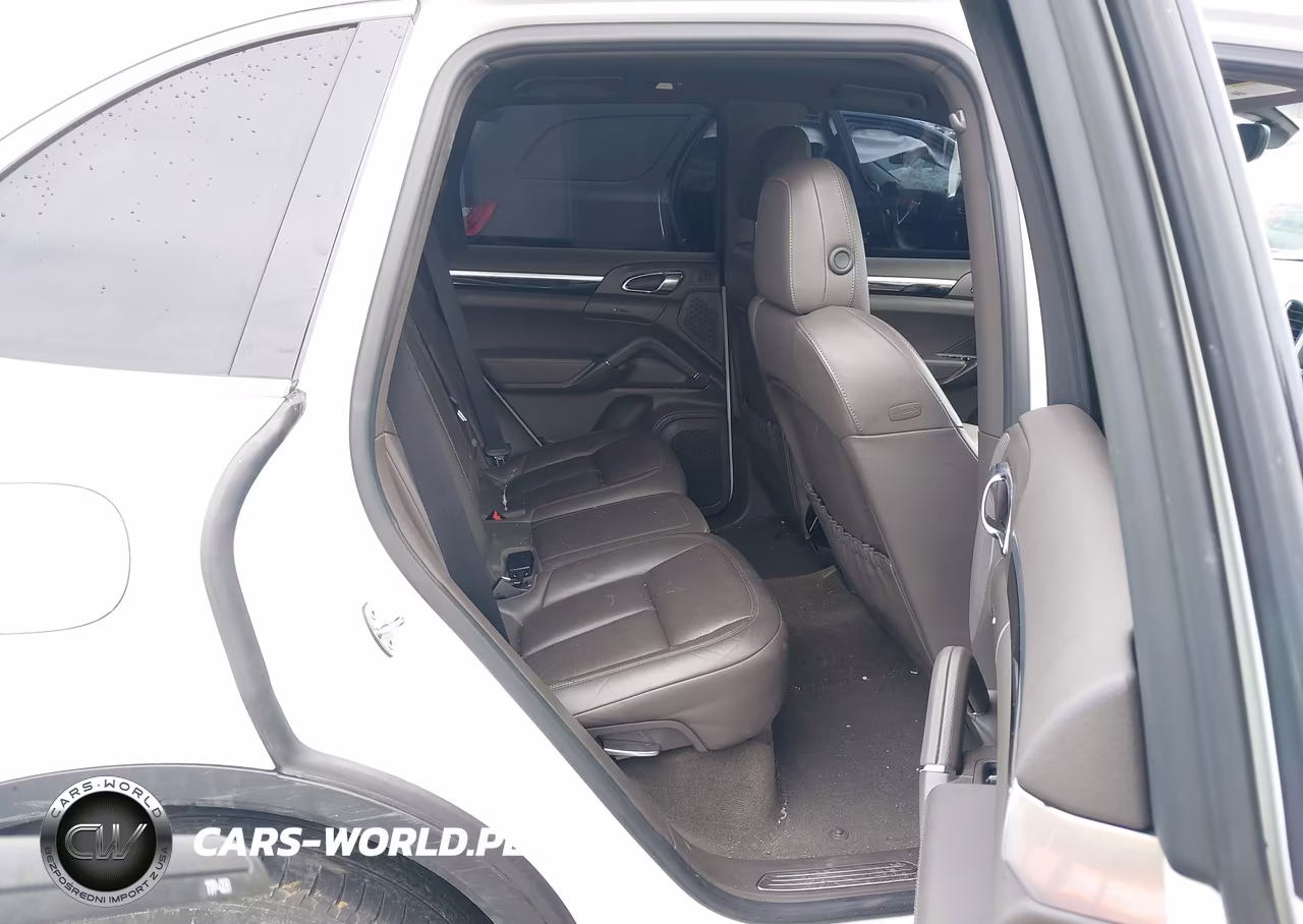 2016 Porsche Cayenne VIN:WP1AA2A20GKA10716 - 8