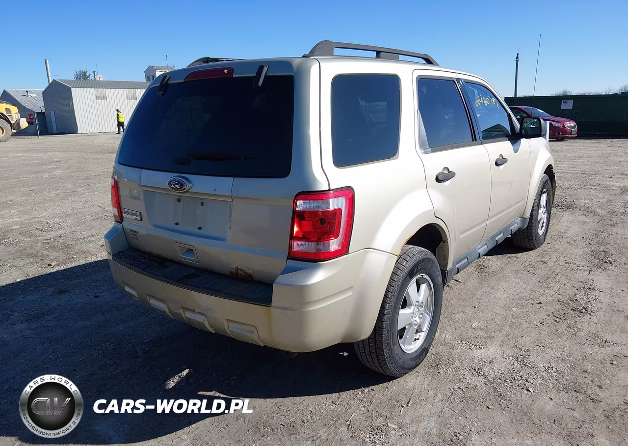 2011 Ford Escape Xlt VIN:1FMCU0D76BKB47399 - 4