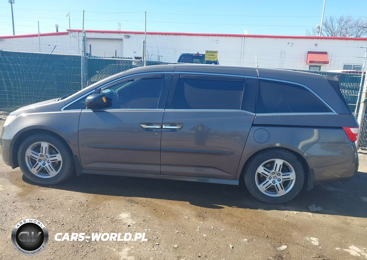 2013 Honda Odyssey Touring-Touring Elite VIN:5FNRL5H97DB078619 - 14
