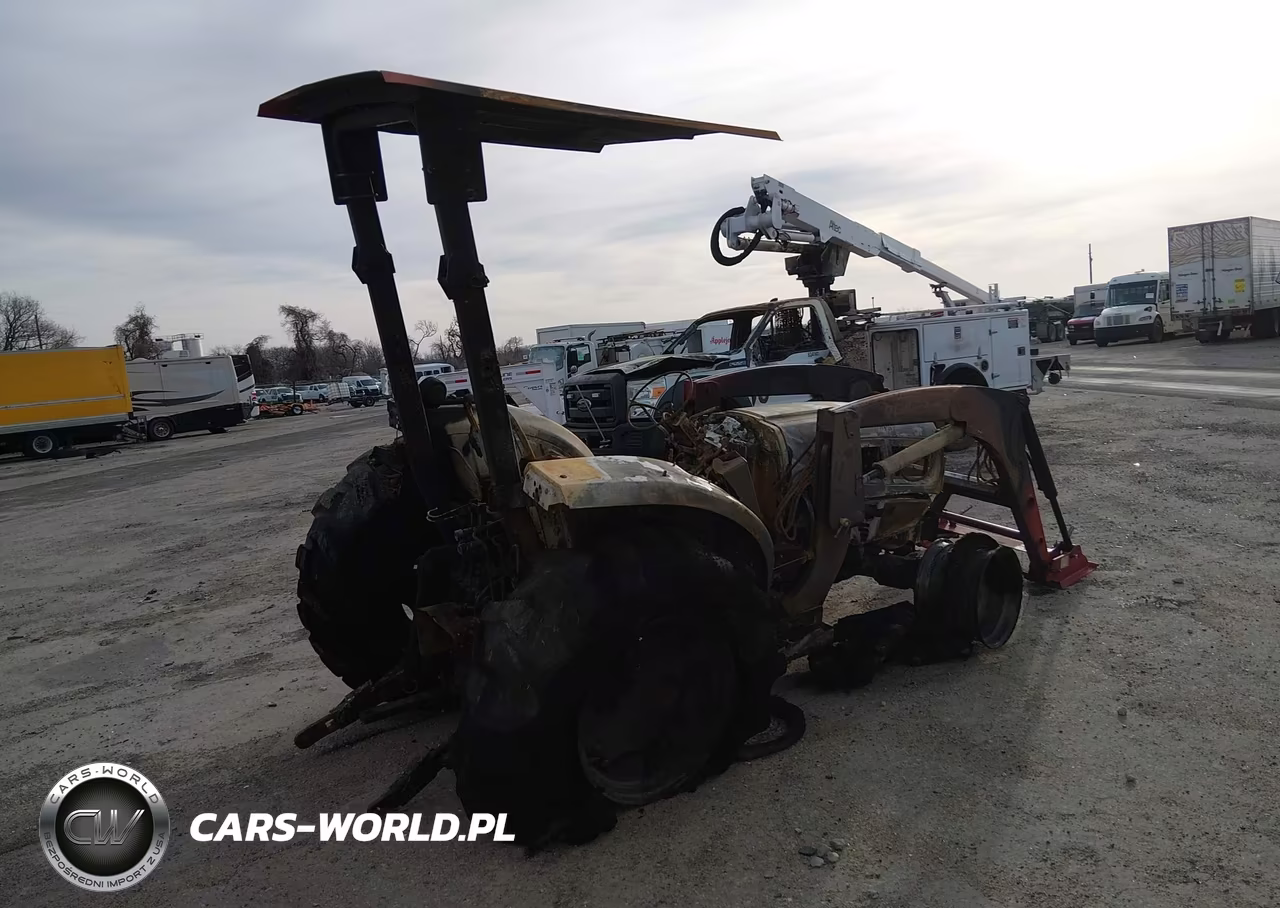 2011 Mahindra Tractor VIN:C5061187103953669 - 4