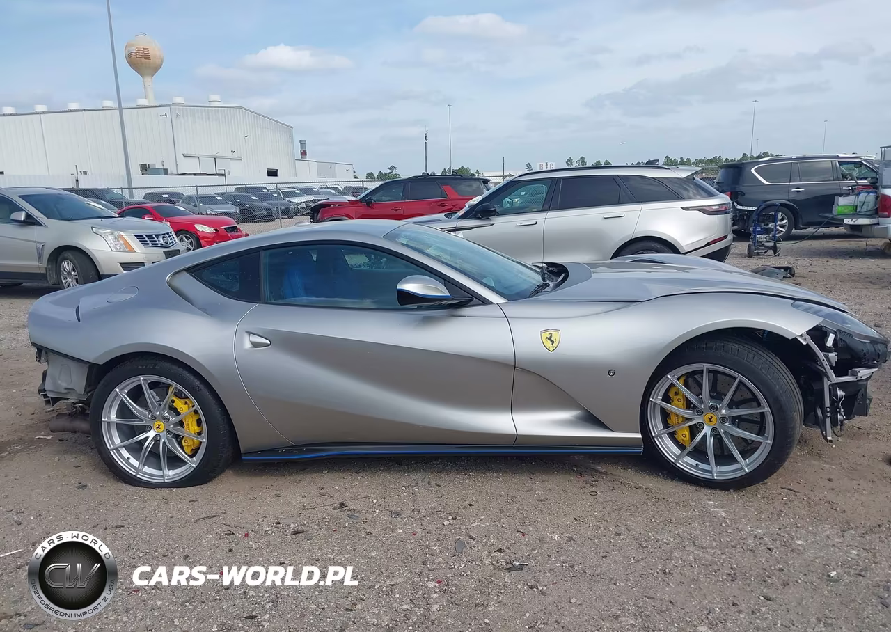 2019 Ferrari 812 Superfast VIN:ZFF83CLA7K0245124 - 14