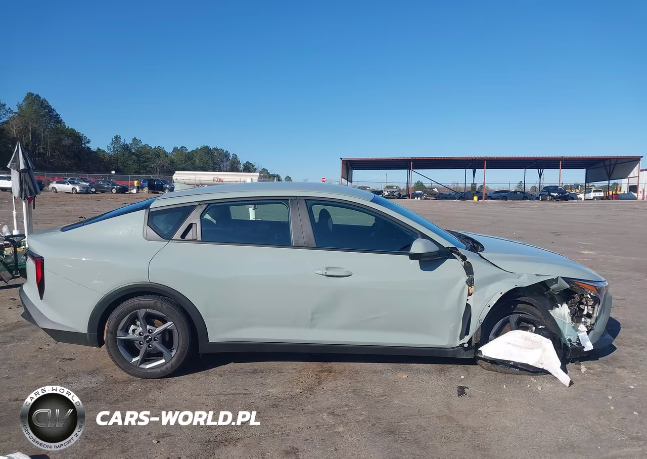 2025 Kia K4 Lxs VIN:3KPFT4DE9SE250331 - 13
