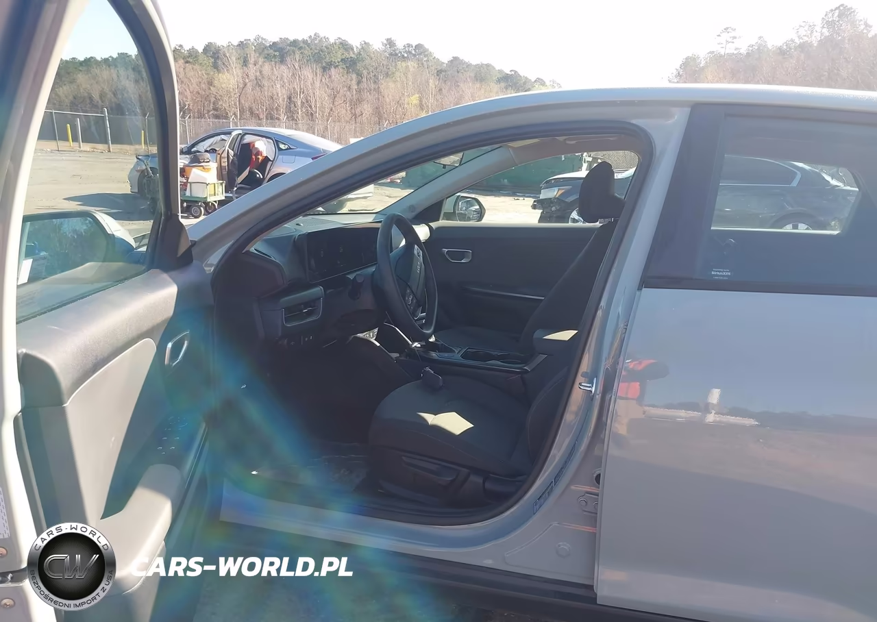 2025 Kia K4 Lxs VIN:3KPFT4DE9SE250331 - 5