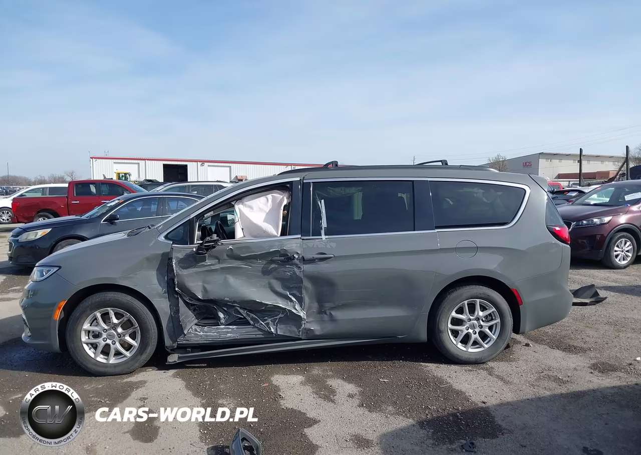 2022 Chrysler Pacifica Touring L VIN:2C4RC1BG0NR191012 - 15