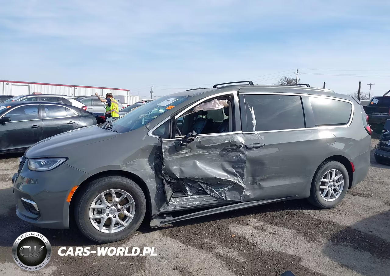 2022 Chrysler Pacifica Touring L VIN:2C4RC1BG0NR191012 - 6