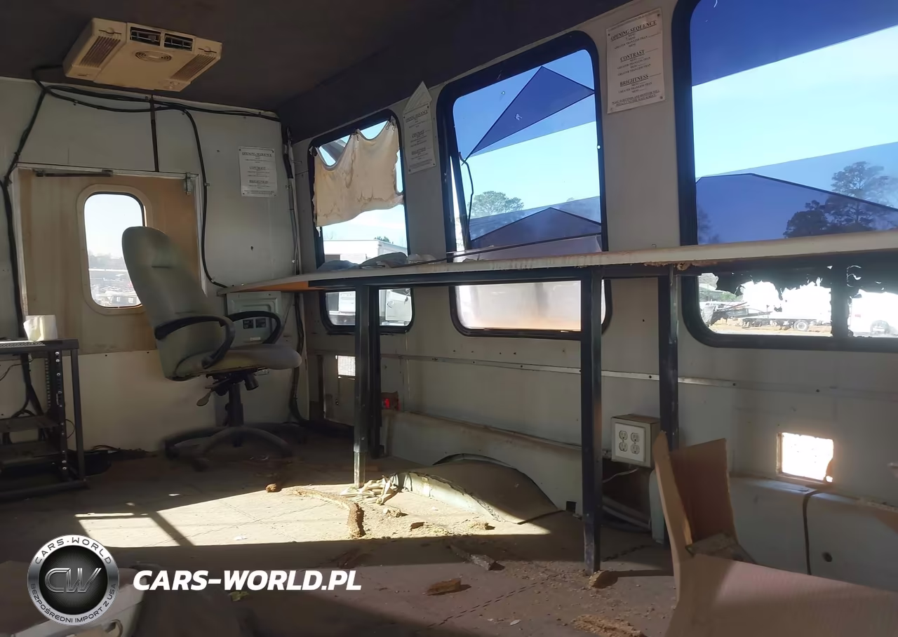 1992 Ford Econoline E350 Cutaway Van VIN:1FDKE30M3NHB19292 - 8