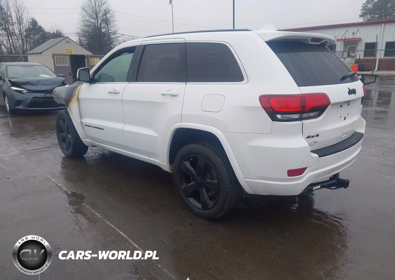 2015 Jeep Grand Cherokee Altitude VIN:1C4RJFAG3FC212305 - 3