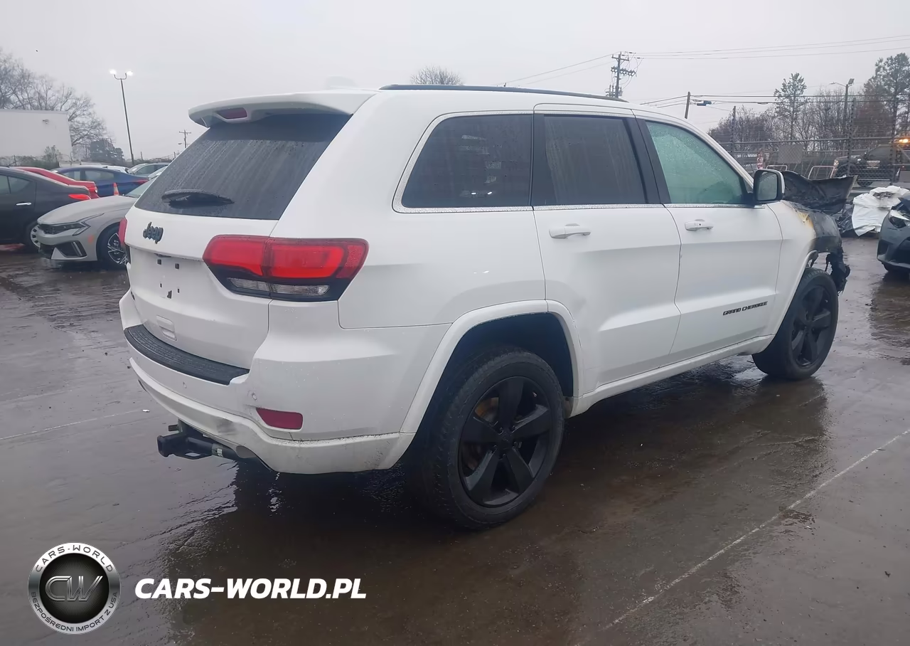2015 Jeep Grand Cherokee Altitude VIN:1C4RJFAG3FC212305 - 4