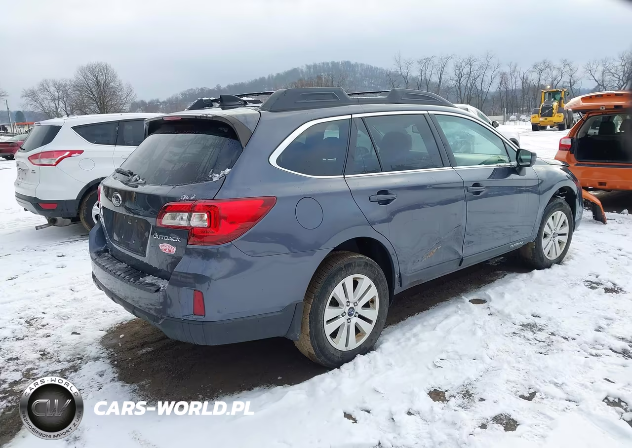 2016 Subaru Outback 2.5I Premium VIN:4S4BSBCC2G3298866 - 4