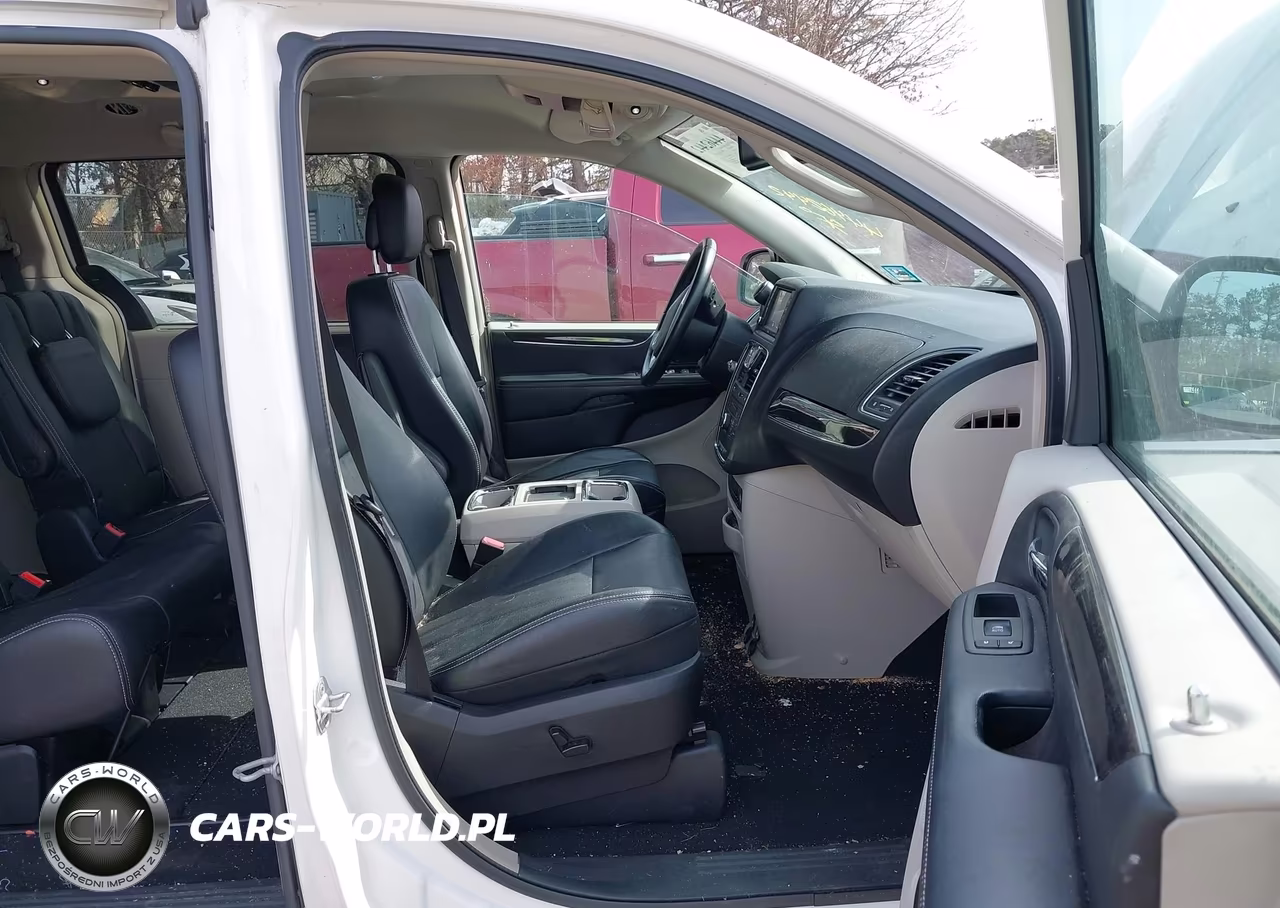 2012 Chrysler Town & Country Touring-L VIN:2C4RC1CG9CR383895 - 5